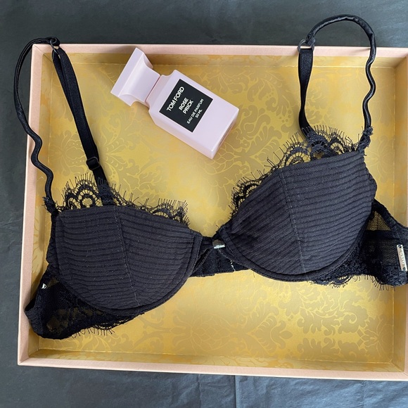 Black Bra with lace . - Picture 2 of 6